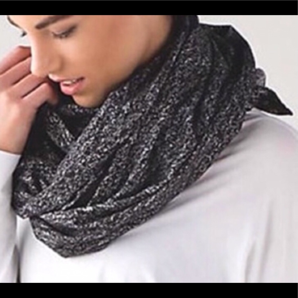 Lulu lemon vinyasa Scarf